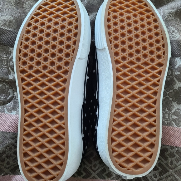 Vans Classic Slip Ons - Picture 4 of 5